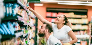 Estos son los códigos para ligar mientras haces compras del supermercado