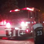 Bomberos de Estelí reciben descarga eléctrica al sofocar un incendio Bomberos de Estelí reciben descarga eléctrica al sofocar un incendio