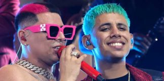 Eduin Caz casi deja en 'bolas' a su hermano en concierto