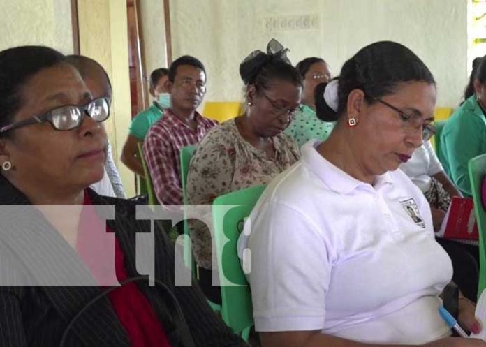 1 Fortalecen la educación intercultural bilingüe en el Caribe Norte