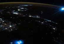 ¡Insólito! Captan desde el espacio raros objetos brillantes sobre la Tierra