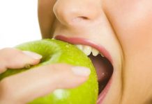 Interesante: La manzana, una excelente forma de blanquecer tus dientes