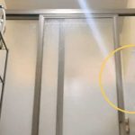 ¡VIDEO! Sujeto logra captar terrorífico espíritu en su baño