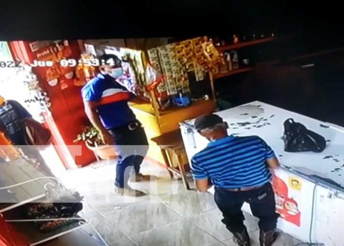 Rata de dos patas roba un segundo celular a otro negocio en Juigalpa