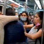 Mujeres se pelean y se dan hasta «donde el Sol no les llega» (Video) Mujeres se pelean y se dan hasta "donde el Sol no les llega" (Video)