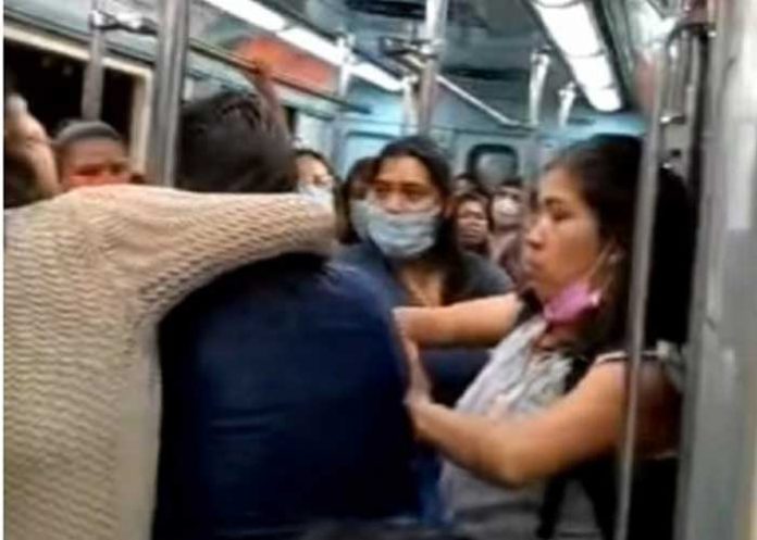 1 Mujeres se pelean y se dan hasta