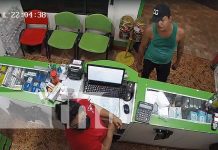 Sujeto roba un tarro de leche de una farmacia en Juigalpa Sujeto roba un tarro de leche de una farmacia en Juigalpa