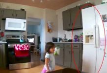 ¡De terror! Inocente niña se enfrenta contra un espíritu (VIDEO) ¡De terror! Inocente niña se enfrenta contra un espíritu (VIDEO)
