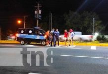 Taxista atropella a peatón y luego se da a la fuga en Managua Taxista atropella a peatón y luego se da a la fuga en Managua