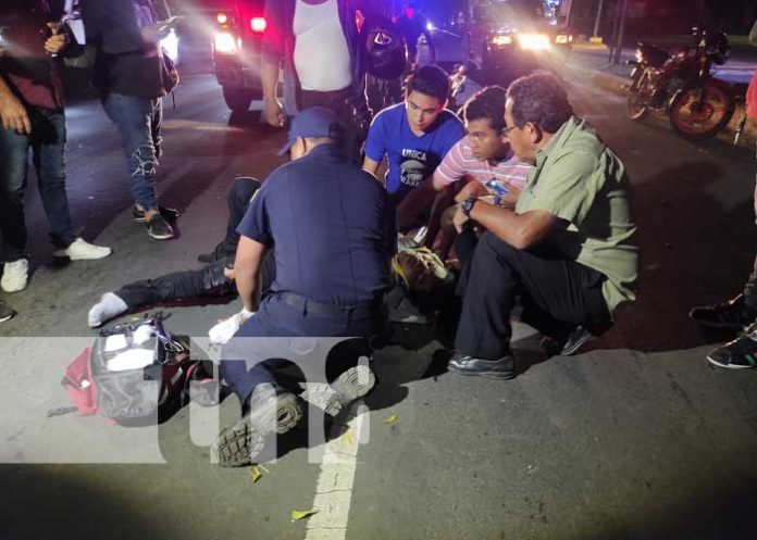 Motociclista se salva tras perder el control de su moto en Carretera a Masaya