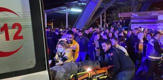 Cerca de 50 trabajadores resultaron atrapados en Turquía
