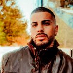 Rauw Alejandro regala su Billboard a una fan