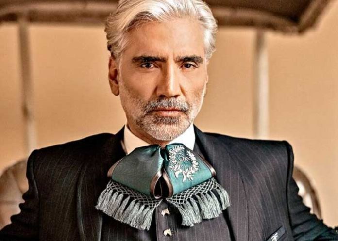 2 Alejandro Fernández criticado fuertemente por usar pestañas postizas