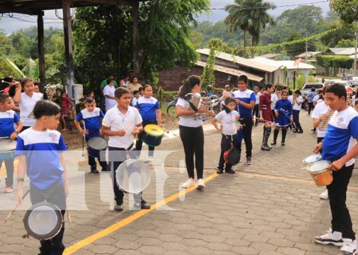 Adiós a los charcos y al polvo con la entrega de una bella calle en Siuna