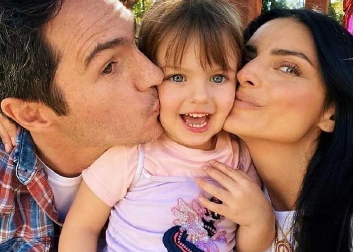 2 Aislinn Derbez revela por qué se divorció de Mauricio Ochmann