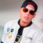 Arrestan al cantante Cosculluela por 13 cargos de violencia doméstica Arrestan al cantante Cosculluela por 13 cargos de violencia doméstica