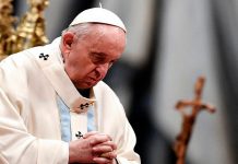 Papa Francisco dice estar asustado ante la ola de violencia en el mundo
