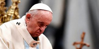 Papa Francisco dice estar asustado ante la ola de violencia en el mundo