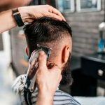 ¡Directo a prisión! Ataca a su barbero porque no le gustó el corte