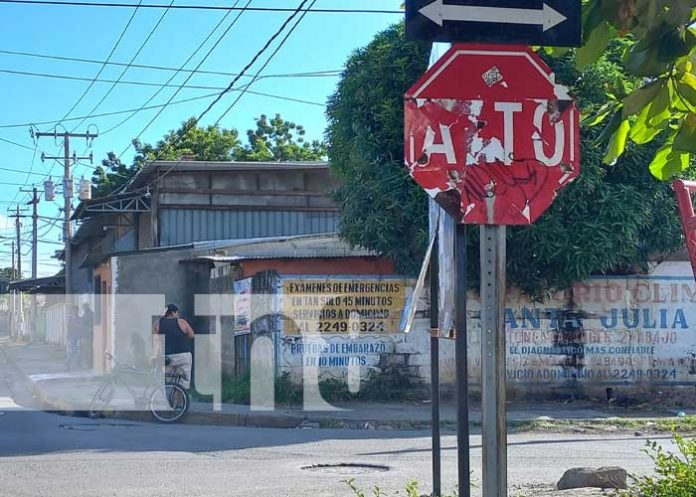 Irresponsable se tira el Alto y provoca la muerte de un motociclista en Managua