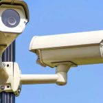 Mujer es captada por cámaras haciendo "cositas" con su pareja (FOTOS)