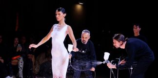 Bella Hadid y su vestido hecho de aerosol que impacta las redes sociales