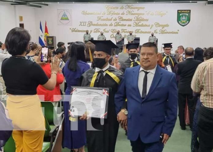 36 nuevos doctores se graduaron en la universidad del Ejército de Nicaragua