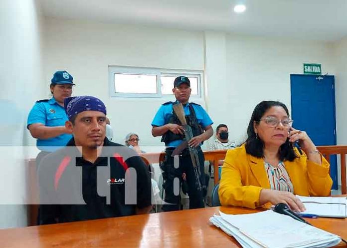 Familiares de víctimas del 