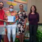 INTUR certifica a propietarios de pequeños negocios en Managua INTUR certifica a propietarios de pequeños negocios en Managua