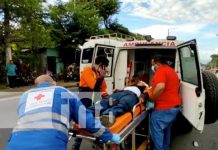 Conductor a exceso de velocidad se estrella contra camioneta en Managua Conductor a exceso de velocidad se estrella contra camioneta en Managua