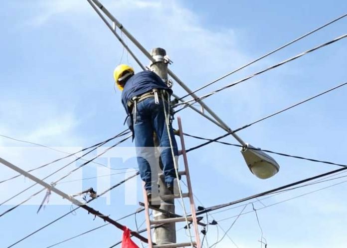 ENATREL ejecuta plan de rehabilitación de luminarias en Ometepe