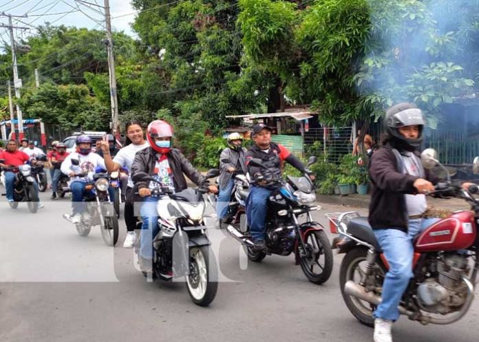 Distrito V de Managua saluda a octubre victorioso con alegre caravana