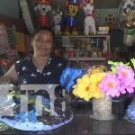 Emprendedora de Moyogalpa oferta adornos y flores, para el Día de los difuntos Emprendedora de Moyogalpa oferta adornos y flores, para el Día de los difuntos