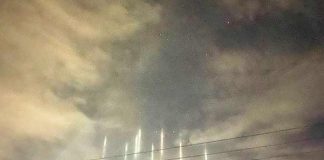 Extraños pilares de luz causan asombro en Japón 