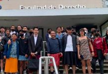 Alumnos llegan con faldas a la universidad para visibilizar la violencia en México La intención en Universidad de México es demostrar que la ropa no tiene género