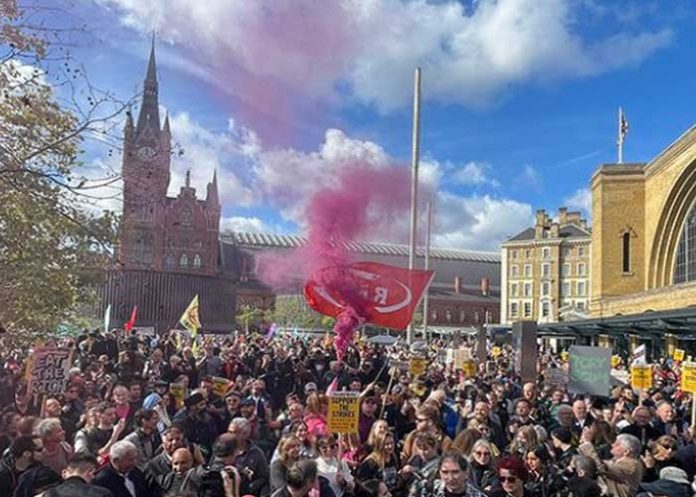 7 Británicos protestarán por alto costo de la vida en Reino Unido