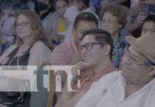 Comediantes de Colombia y México pusieron a reír a decenas de personas en Managua Comediantes de Colombia y México pusieron a reír a decenas de personas en Managua