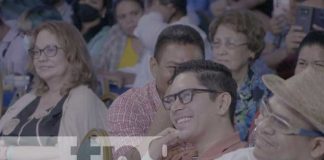 Comediantes de Colombia y México pusieron a reír a decenas de personas en Managua