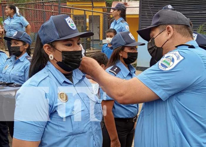 Oficiales de Policía de Nueva Segovia y Bluefields reciben ascensos en grado