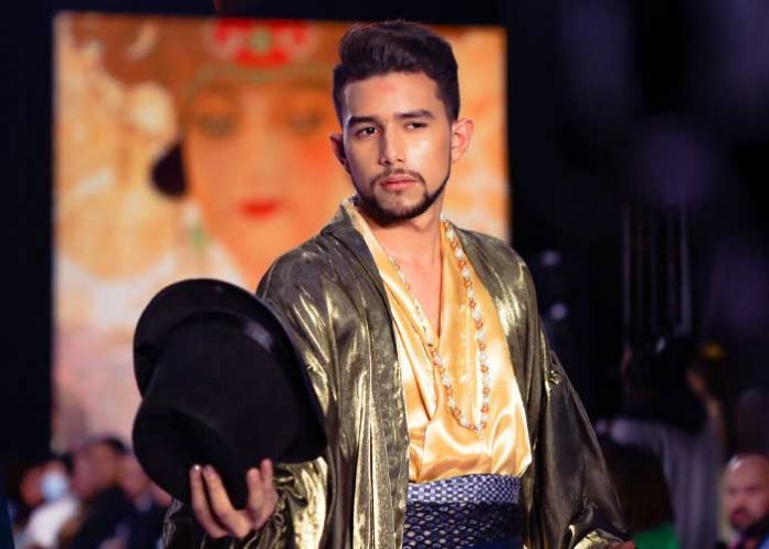 Payan-3 Julio Payan en su debut como modelo en ND