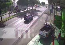 : Brutal accidente de rastra con motos en Managua