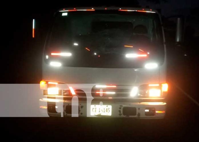 Hombre muere luego de ser atropellado por un camión en Chontales