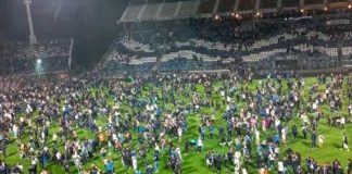 Un muerto tras avalancha humana en un partido de fútbol en Argentina