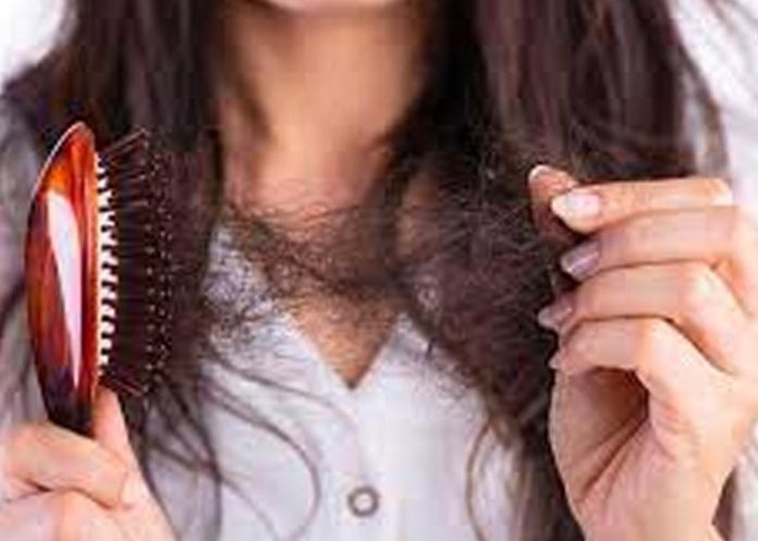 cabello Lavar el cabello con champús adaptados al tipo de pelo