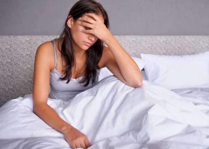 cabeza ¿Por qué me despierto con dolor de cabeza? Te contamos a que se debe