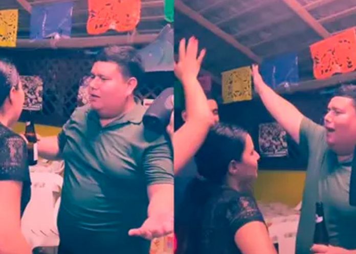 Reclaman a su amiga por no saberse letra de 'Sálvame' 