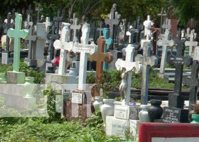 cement-2 Tumbas en cementerios de Nicaragua