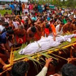 Cientos asistieron al funeral del cocodrilo vegetariano