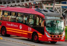 Menor muere apuñalado en un bus de Colombia tras «machucar» a un hombre Menor muere apuñalado en un bus de Colombia tras "machucar" a un hombre
