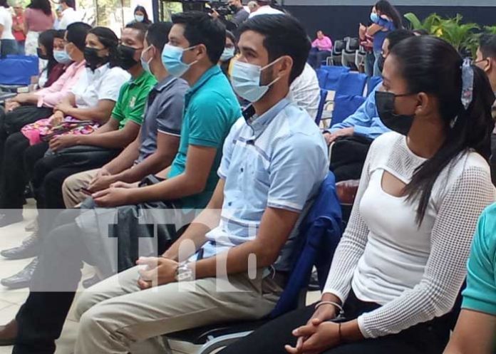 Congreso con docentes de inglés en Nicaragua